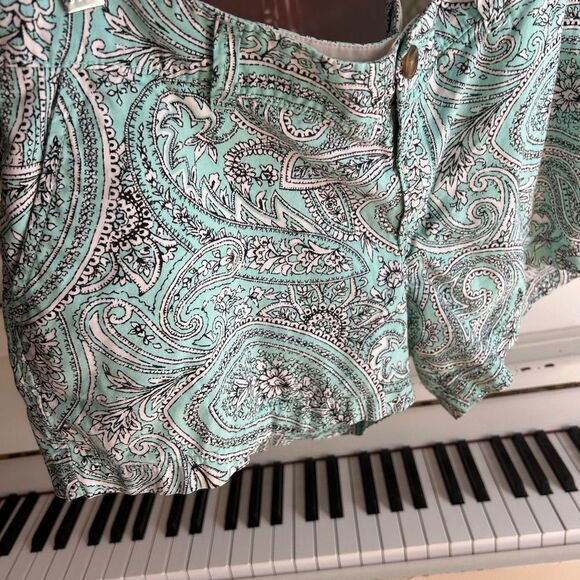 Old Navy Green Paisley Women's Shorts - Picture 11 of 14